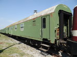 Den DDR Katastrophenzug sah man in Stassfurt am 06.06.15. zum Eisenbahnfest.
Hier der Bettenwaggon 67 50 99-42 762-6.