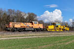 
Augsburger localbahn 265 303-8 der Northrail , am 11.3.2026 bei Eglharting.  Im Schlepp SSP 417 mit der Nummer  9215 013.
