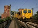 Unerwartet kam dieser Bauzug vorbei, der gerade die Rheinbrcke bei Mainz berqueert hat.