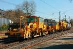4185 132-2  Bocholter Eisenbahngesellschaft  Nexrail DE18 mit Stopfmaschine in Hilden, März 2026.