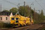 Gleisstopfmaschine bei der Durchfahrt durch Hilden am 11.04.2011 Gru an den Tf !