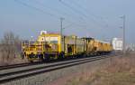 Am 01.03.14 rollte dieser Gleisbauzug durch Greppin Richtung Bitterfeld.