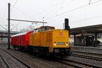 Die 203 312-4 der DB Netzinstandhaltung dieselt bei Nieselregen am 25.03.2016 durch Berlin –Lichtenberg.