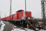 714 012 steht mit einem Tunnelrettungszug am 30.01.10 bei srarkem Schneefall in Mannheim Hbf.
