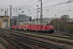 Am Mittag des 16.11.2013 stand 714 001 (212 033-5) zusammen mit einer Schwestermaschiene am Zugende und dem Tunnelrettungszug in Mannheim Hbf.