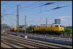 Gelb scheint wohl noch zur Trendfarbe der 218 zu werden. Immer mehr Bauzug- und seit neuestem auch Systemtechnik-Loks bekommen das neue  Outfit . Die zur DB Bahnbau-Gruppe geh�rende 218 391-1 ist mit einem kurzen Bauzug in Mannheim unterwegs und f�hrt Richtung Pfalz. (17.06.2013)