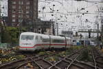 Köln Hbf am 09.10.2025 um 16:21 Uhr: ICE 410 101-0 / 410 102-8 der DB Systemtechnik mit zwei Mittelwagen fährt nach einem kurzen Zwischenstop im Kölner Hbf in entgegengesetzter