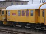 Wohnschlafwagen 75 80 2329 179-5 in einem Bauzug der am 12.Oktober 2013 kurz in Stralsund hielt.