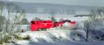 Ein Meininger Schneepflug vor 204 761-1 tut Anfang Januar 2002 auf der Werratalbahn bei Hildburghausen Dienst; Kamera: Contax 139; Carl-Zeiss-Planar 1,4/85 mm; Film Fuji 200 ASA Colornegativ