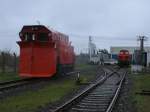 Vor dem Betriebsgelände des Bahnstromwerkes in Stralsund konnte ich,am 02.November 2013,den dortigen Schneeflug und die dortige Schneefräse fotografieren.