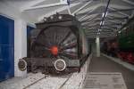 Dampfschneeschleuder 700 582, ausgestellt im Eisenbahn- und Technikmuseum Prora (Infotafel eingefügt).