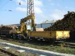 Holzverladestelle in Schwerte,mit Kleinwagen Nr.97 51 93 580-60-5  Art Zweiwegebagger 900 Zw-Li (Liebherr 900 Litronic)06.10.2007