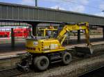 Liebherr 900 Litronic ,Gleis 11 im Dortmunder Hbf.,im Einsatz der  Weichenerneuerung.(29.06.2008)