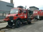 DB-Notfalltechnik 2 Wege-Unimog in Maschen bei Hamburg demonstriert das Aufgleisen einer 291 am Tag der offenen Tr (Juli 2002).