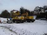 Zwei Zweiwegebagger in Neckargemnd schn aufgestellt.