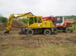 Erfurter Gleisbau Klw 97 51 65 581 60-7 im Rahmen von Durchlasserneurungsarbeiten an der Unstrutbahn bei Robach; 02.05.2010