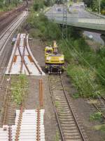 Ein Zweiwege Bagger der Firma Georg Reisse in Frankfurt Mainkur am 10.07.08