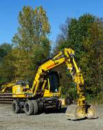 Zweiwegebagger (Liebherr A 900 C ZW Litronic) der  Schweerbau abgestellt am 15.10.2011 in Betzdorf/Sieg.