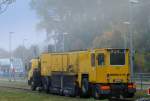 Zweiwege-Schleifmaschine auf dem Bahnhof Bansin abgestellt. - 11.10.2012