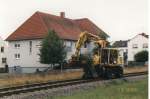 Atlas 1604 ZW bei Bauarbeiten auf den Gleisen der Bahnstrecke Friedberg-Nidda in Reichelsheim, (Wetterau )Hessen. 