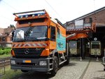 VGF Mercedes Benz Axor Oberleitungswagen am 10.07.16 beim Sommerfest im Straßenbahn Museum Frankfurt am Main