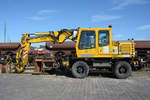 Liebherr 900, 2-Wege-Bagger am Bf Euskirchen - 26.08.2016