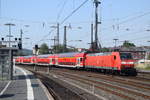 BR 146 006 bringt den Rhein-Sieg-Express (RE 9) an den Bahnsteig zur Abfahrt nach Siegen im Aachener Hbf.