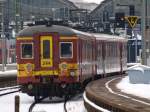 Bei der Einfahrt in den Aachener Hbf am 17.02.2010 der Belgische Triebzug 244 AM65 mit vertikalen Scheinwerfernpaar.