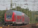 Die RE10128 aus Hamm fhrt mit 146 005 am Zugschluss in den Aachener Hbf ein, 19.7.10