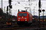 Die 185 241-7 von Railion rangiert in Aachen-West.
4.12.2011