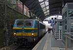 2711 der SNCB steht mit einem Messzug aus Welkenreadt in Aachen Hbf, der Zug war den ganzen Tag fr Testfahrten eines neuen Stromabnehmers unterwegs, 27.11.11
