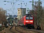 146 013 schiebt am 27.03.2013 RE1 auf der KBS 480 ber das Burtscheider Viadukt in den Aachener Hbf.