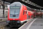 Dieser Dosto Steuerwagen steht als RE1 nach Hamm in seinem Startbahnhof Aachen am 13.1.14