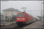 101 067-7 steht am nebligen Morgen des 31.10.07 mit IC 2063 von Karlsruhe Hbf nach Nrnberg Hbf auf Gleis 2 des Aalener Bahnhofs.