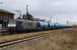 RBH / DB Cargo AG 145 013-9 mit dem ERR / Cosun Beet Waggonpark am 19.03.2021 - abfahrbereit in Anklam