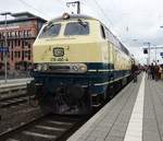 DIESELLOK 218 460-4 IN ASCHAFFENBURG  Die bildschöne blau-weiße 218 am 26.4.2019 mit Sonderzug im Bahnhof ASCHAFFENBURG...