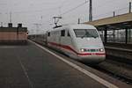 Ausfahrt am 19.01.2016 bei leichtem Schneefall von 401 084-9  Bruchsal  aus dem Badiscehn Bahnhof von Basel von Gleis 3 in Richtung Basel SBB.