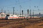 Ausfahrt am 18.10.2017 von 401 512-9/402 045-9  Memmingen  als ICE 274 (Basel SBB - Berlin Ostbahnhof) aus dem Badischen Bahnhof von Basel in Richtung Deutschland.