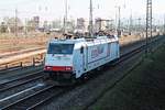 Nachschuss am 14.02.2017 auf Maquarie/XRAIL/SBBCI E 186 903, als diese wieder als Lokzug wieder durch den Badischen Bahnhof von Basel, diesmal aber gen Süden, fuhr.