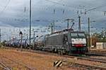 Einfahrt am Nachmittag des 25.09.2019 von MRCE/SBBCI ES 64 F4-101 (189 101-9) mit einem vollen Kesselzug auf Gleis 1 in den Badischen Bahnhof von Basel, welchen sie ohne halten in Richtung