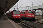 Hier die Freiburger 146 114-4  Baden-Württemberg erfahren  mit RE 26514 (Basel Bad Bf - Offenburg) neben der Freiburger 111 048-5 mit der RB 26574 (Basel Bad Bf) auf Gleis 9 und 10 in Basel Bad