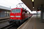 Am 05.02.2014 stand die Freiburger 111 062-6  Neuenburg am Rhein  mit ihrer RB 26574 (Basel Bad Bf - Offenburg) im Startbahnhof auf Gleis 10 und wartet auf ihren Abfahrtbefehl, der um 16:27 erwartet