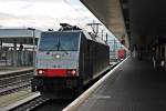 Durchfahrt am 25.10.2014 von 186 109 mit einem Containerzug in Basel Bad Bf gen Norden.