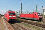 Ausfahrt am 12.08.2015 von 101 007-3 mit dem EC 9 (Hamburg Altona - Zürich HB) aus dem Badischen Bahnhof von Basel in Richtung Basel SBB, als sie an der Abgestellten ex.