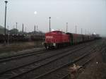 298 324-5 bei leichtem Schneefall ( deshalb die weien Punkte) am 10.12.1008 in Bautzen.