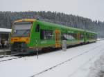 In Bayerisch Eisenstein stehen am 28.01.2014 Waldbahn VT20 und VT15.