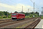 155 110-0 der Wedler Franz Logistik GmbH & Co. KG (WFL), tageweise inkl. Personal an die LOCON Logistik & Consulting AG vermietet, als Tfzf durchfährt den Bahnhof Büchen auf Gleis 3 Richtung Hamburg.
[5.8.2019 | 12:20 Uhr]