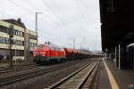 218 139-4 kommt am 20.3.2010 mit einigen Schttgutwagen im Bahnhof Bebra an.