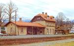 02.1988 Der Bahnhof Benediktbeuern im Werdenfelser Land ist eine Station der Kochelseebahn München - Tutzing - Kochel.