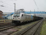 Durchfahrt durch Bergen/Rügen,mit dem Kohlezug von Mukran hatte am 16.Februar 2023 die Railpool 187 308.